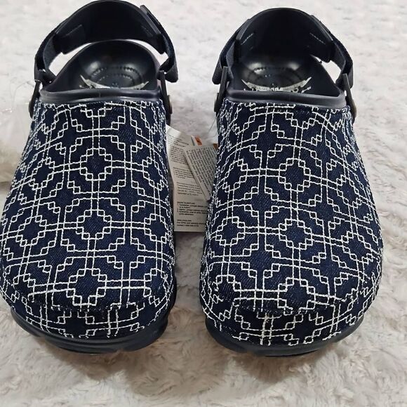 LEVI'S X CROCS ALL TERRAIN CLOG men's 12 with 3 Collectable Jibbitz Charms Inclu - Picture 3 of 10